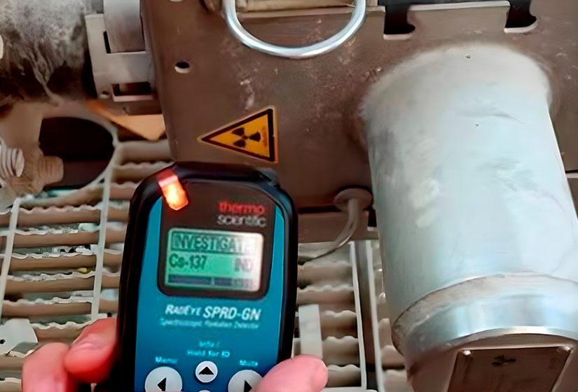 MasterWNews's tweet image. Duas fontes de Césio-137 foram roubadas de uma mineradora em Minas Gerais. A polícia e a Comissão Nacional de Energia Nuclear estão investigando o caso
Saiba mais masterwnews.com/40522/

Foto Divulgação / CNEM
#Césio #Cesio137 #masternews