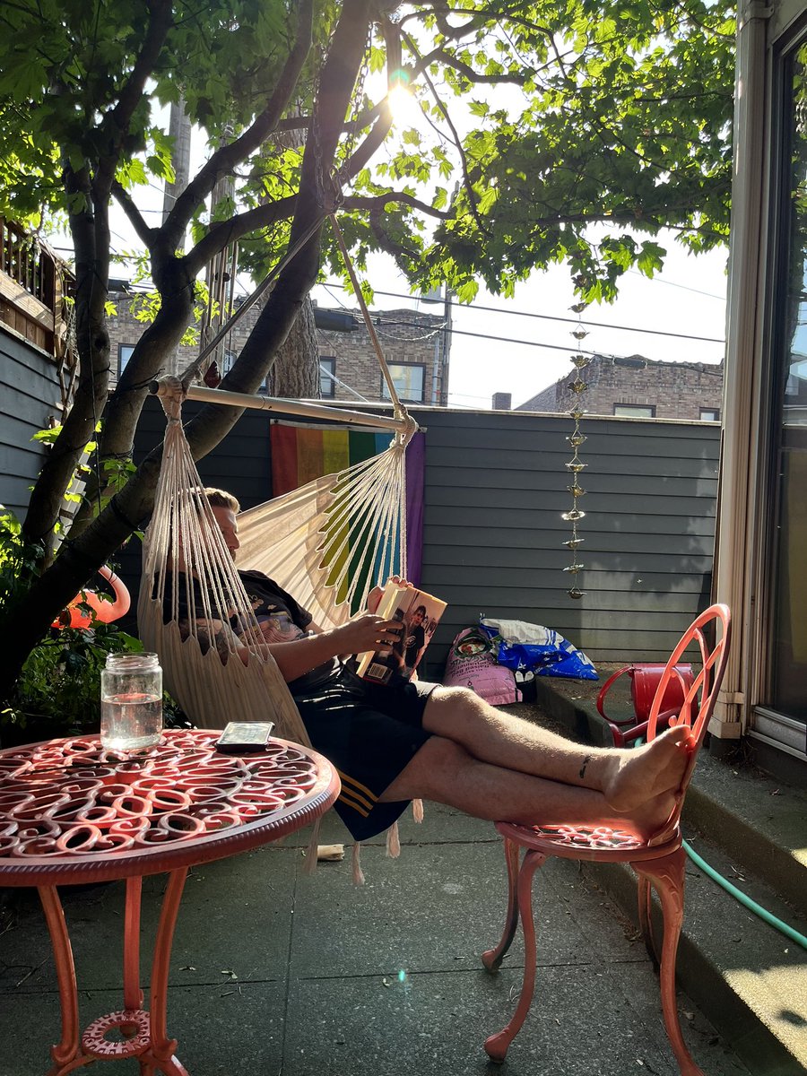 TheMileHighCub's tweet photo. Our Boom-boom day was lovely! Fuck old rich white conservative men. https://t.co/VU7CzdJ06t