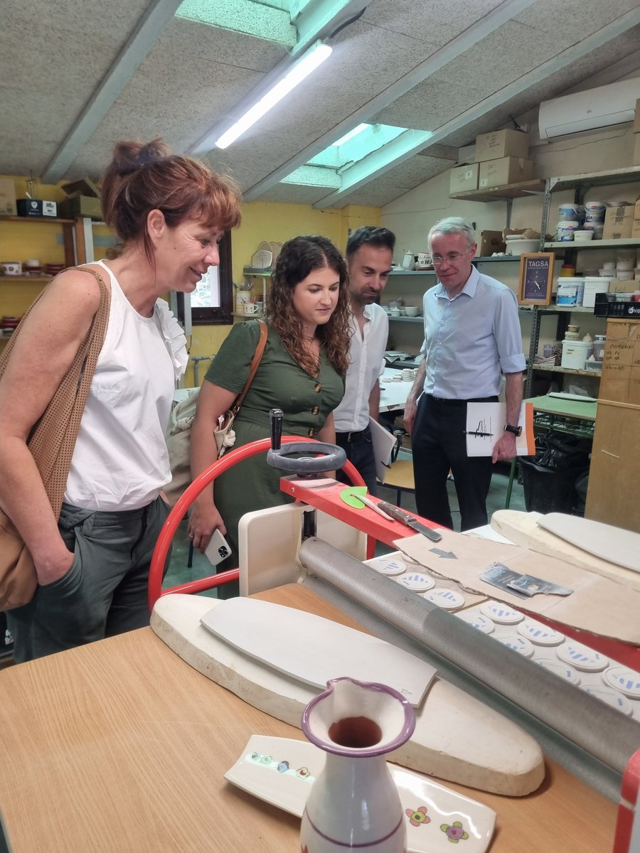 JuntsGirona's tweet photo. 📷 Els candidats i candidates de @JuntsXCat a Madrid han visitat la Fundació Mas Casadevall, un centre d'ànima social que treballa per oferir oportunitats, espai i feina a les persones amb TEA

✅️ Ens han traslladat la necessitat de canviar la llei estatal de mecenatge https://t.co/8ArKQEa7G9