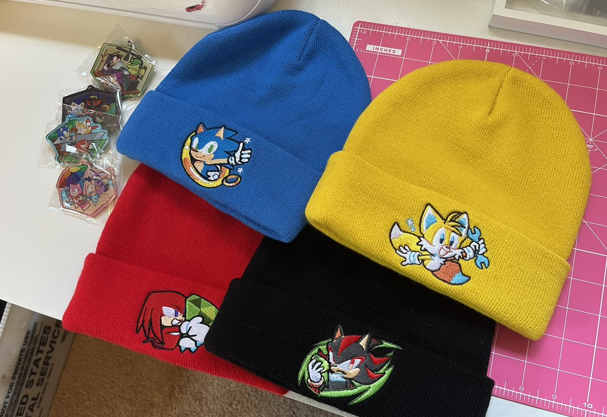 starheavenly's tweet image. 💜🌈Ultimate Sonic Themed Giveaway! 4 beanies and 4 acrylic charms! (USA only)

-Retweet ♻️
-Must be following me 
-Comment your favorite Sonic media 

📆Ends July 12th