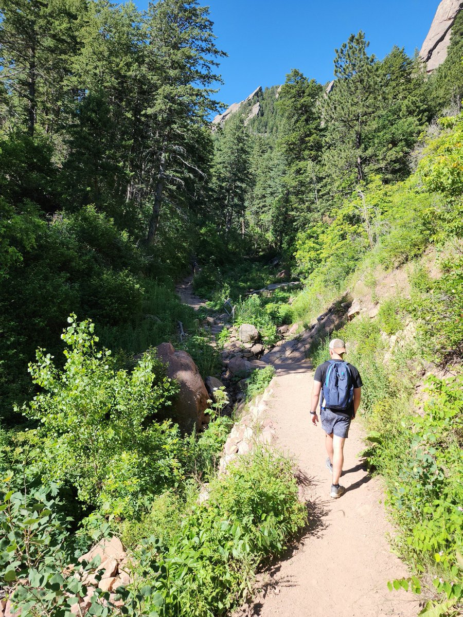 _buijosh_'s tweet photo. nobody can convince me Boulder's not the most beautiful city https://t.co/X1vpQzmswB