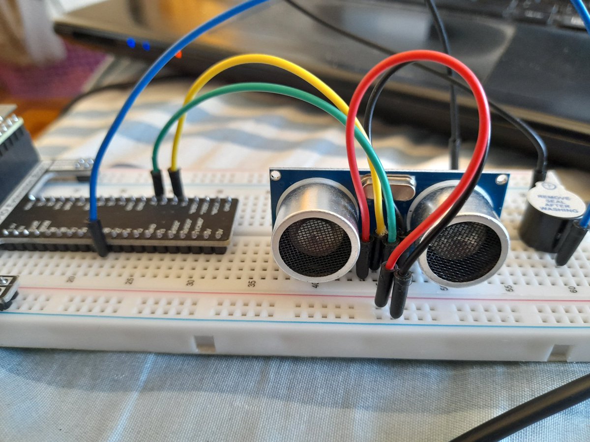 RosyilCapo's tweet image. Il mio primo sensore di parcheggio 🥰🥰🥰
#arduinoblocks #esp32wroom
Grazie @Piersoft