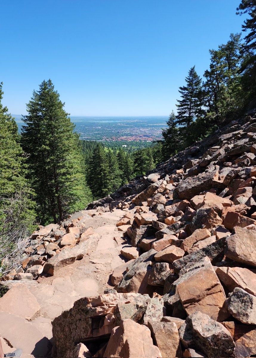 _buijosh_'s tweet photo. nobody can convince me Boulder's not the most beautiful city https://t.co/X1vpQzmswB