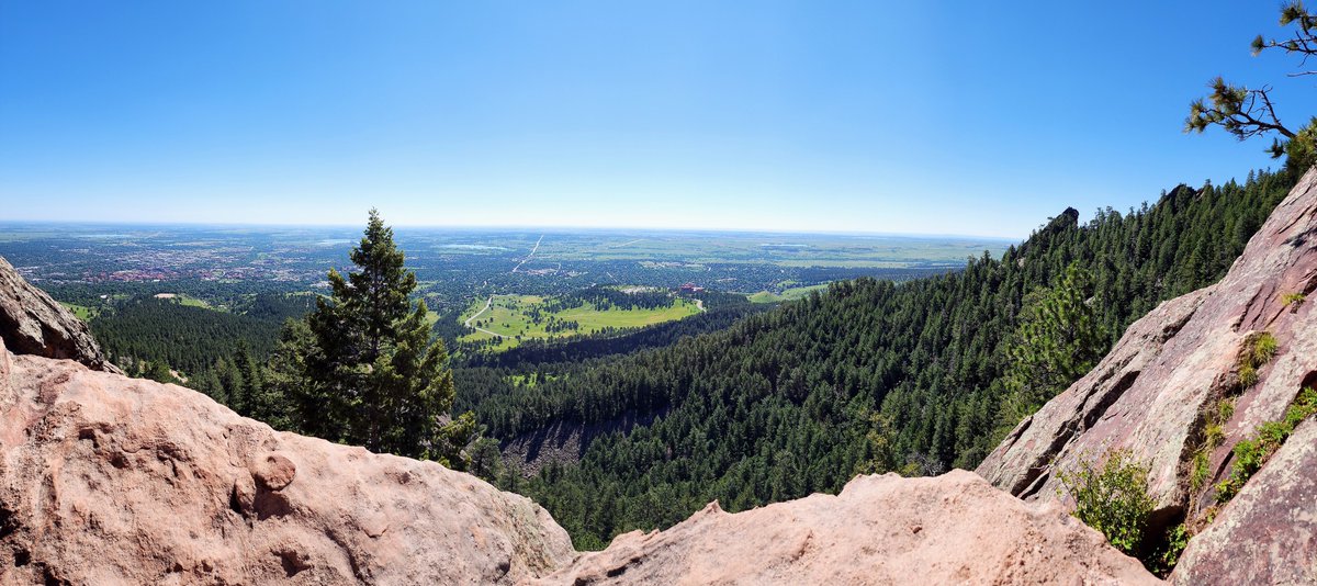 _buijosh_'s tweet photo. nobody can convince me Boulder's not the most beautiful city https://t.co/X1vpQzmswB