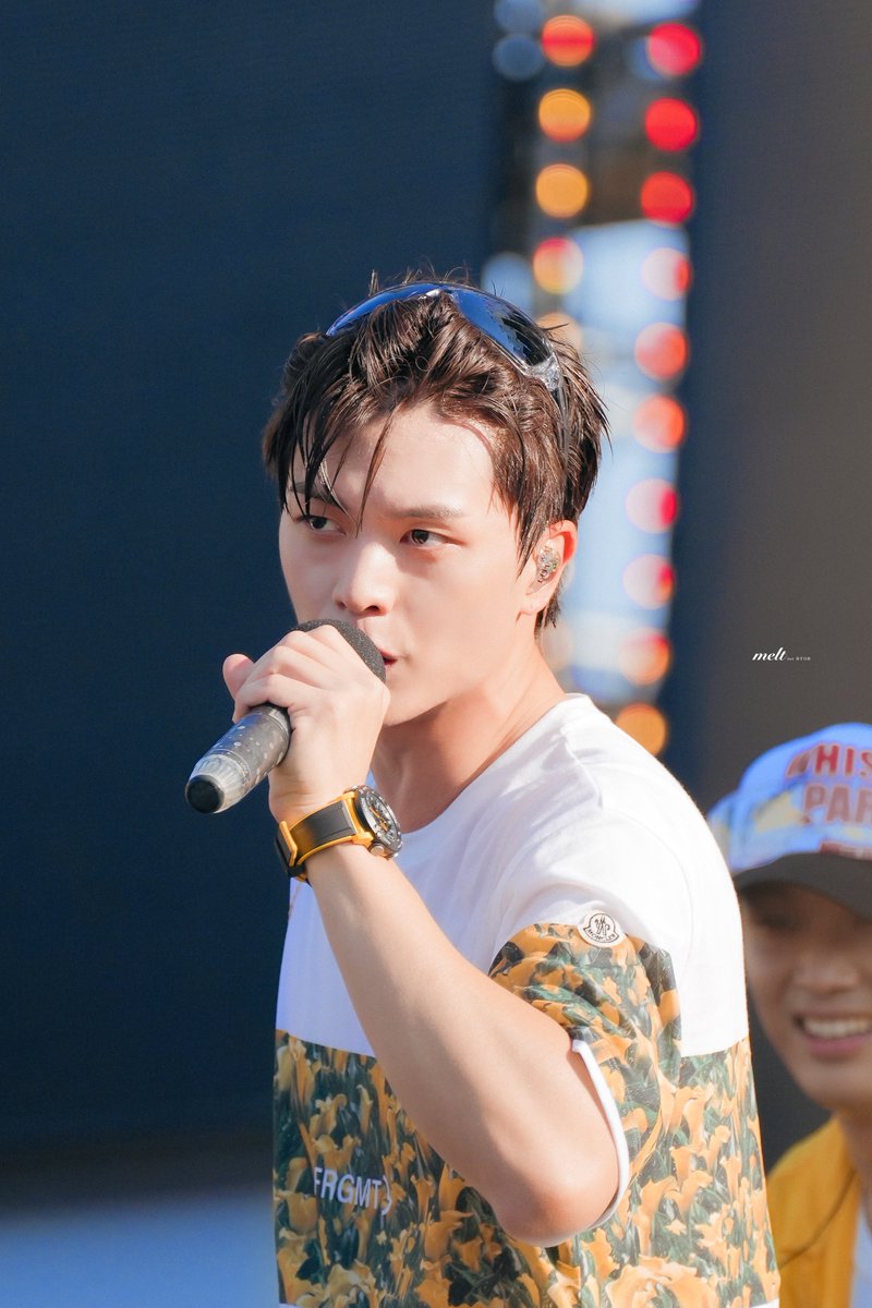 Melt_BTOB's tweet photo. 230623 WATERBOMB 성재
모든 날들이 예술이야🍾
.
.
#성재 #육성재 #비투비 #BTOB #예지앞사 https://t.co/lnREBj57p3