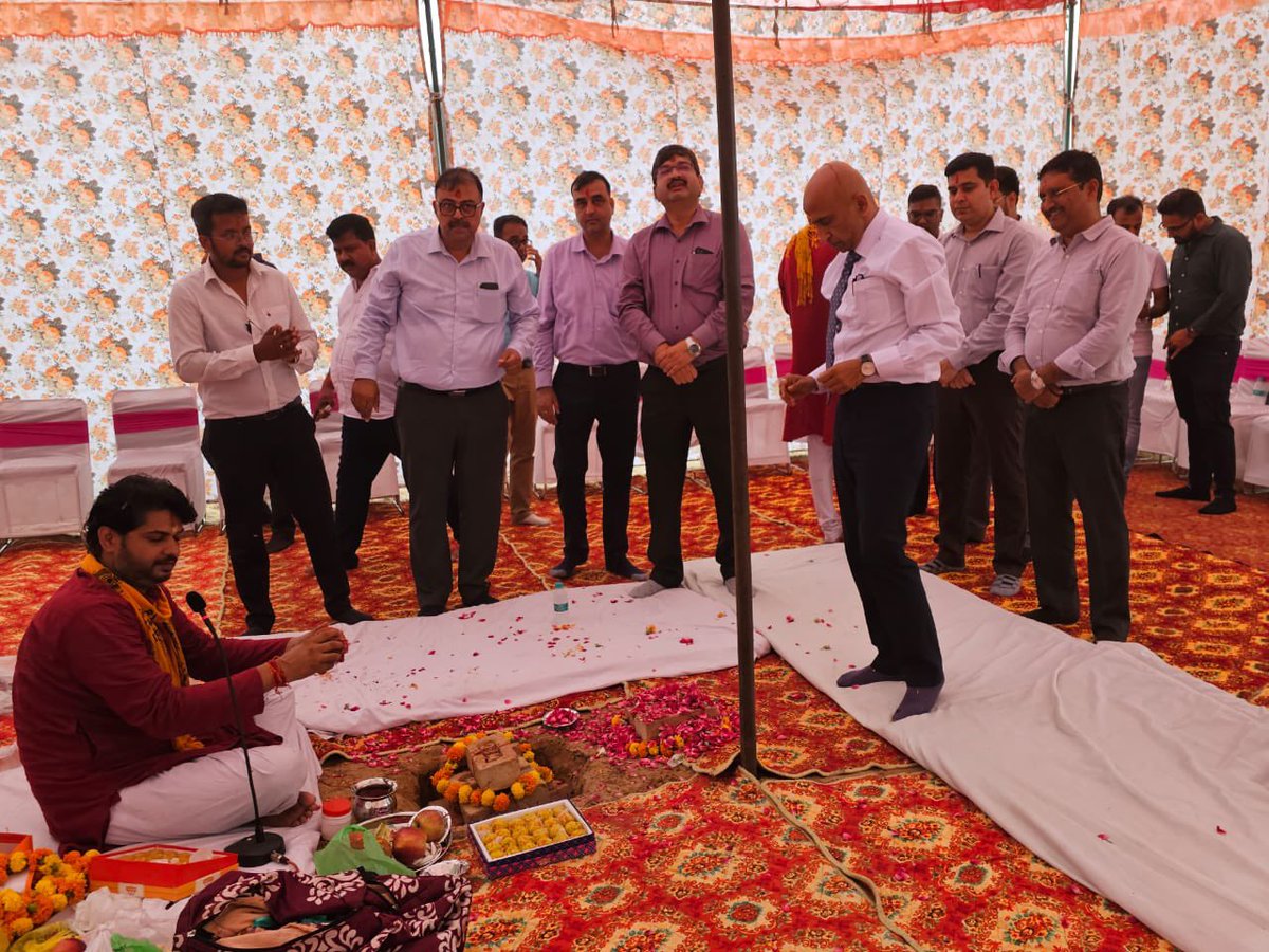 ED&amp;SH,DSO laid the foundation stone of Fuelling Facilities for WSA sites on DME during the ground breaking ceremony held at Ch. 63.140 (LHS) today. IndianOil shall develop 6 WSA sites in Haryana on #Delhi_Mumbai_Expressway, in an endeavour to serve customers travelling on NE-4.