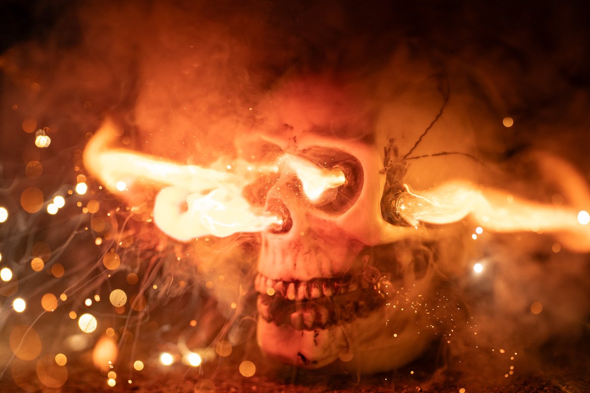 bombsfall's tweet image. the annual skull