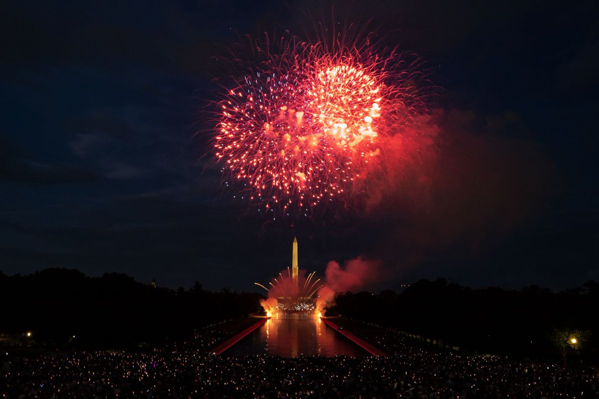 The fireworks in DC last night were breathtaking. We hope you enjoyed your Fourth of July! Home of the free! ❤️ 💙 #fourthofjuly #fireworks #redwhiteandblue #freedom