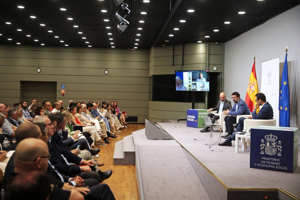 Gracias a los Secretarios d Estado <a href="/jperezrey/">Joaquín Pérez Rey</a> y <a href="/nachoalvarez_/">Nacho Álvarez</a> por su tiempo e interés en la reunión de la Alianza por la #EconomíaSocial y los Cuidados,también a los ministerios participantes y a  la #EconomíaSocial <a href="/CEPES2/">CEPES</a> #PERTE_EconomiaSocial;hay partido,hay futuro, es social