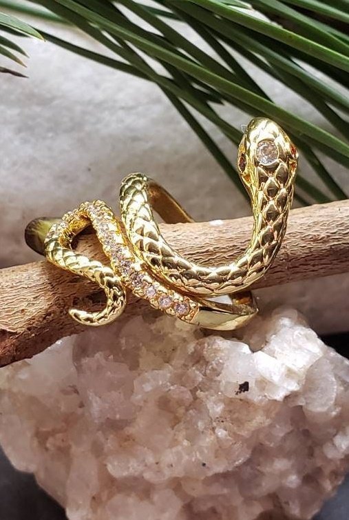 RzlStores's tweet photo. https://t.co/CozzHG9gnA
Golden #CubicZirconiaRing #SnakeRing, perfect #GiftForHer #SummerAccessories #Fashion #EtsyJewelry #Jewellery #Sale
Now on sale comes in a beautiful ring box and linen gift bag. Free UK Delivery. https://t.co/J87iqn2HKP