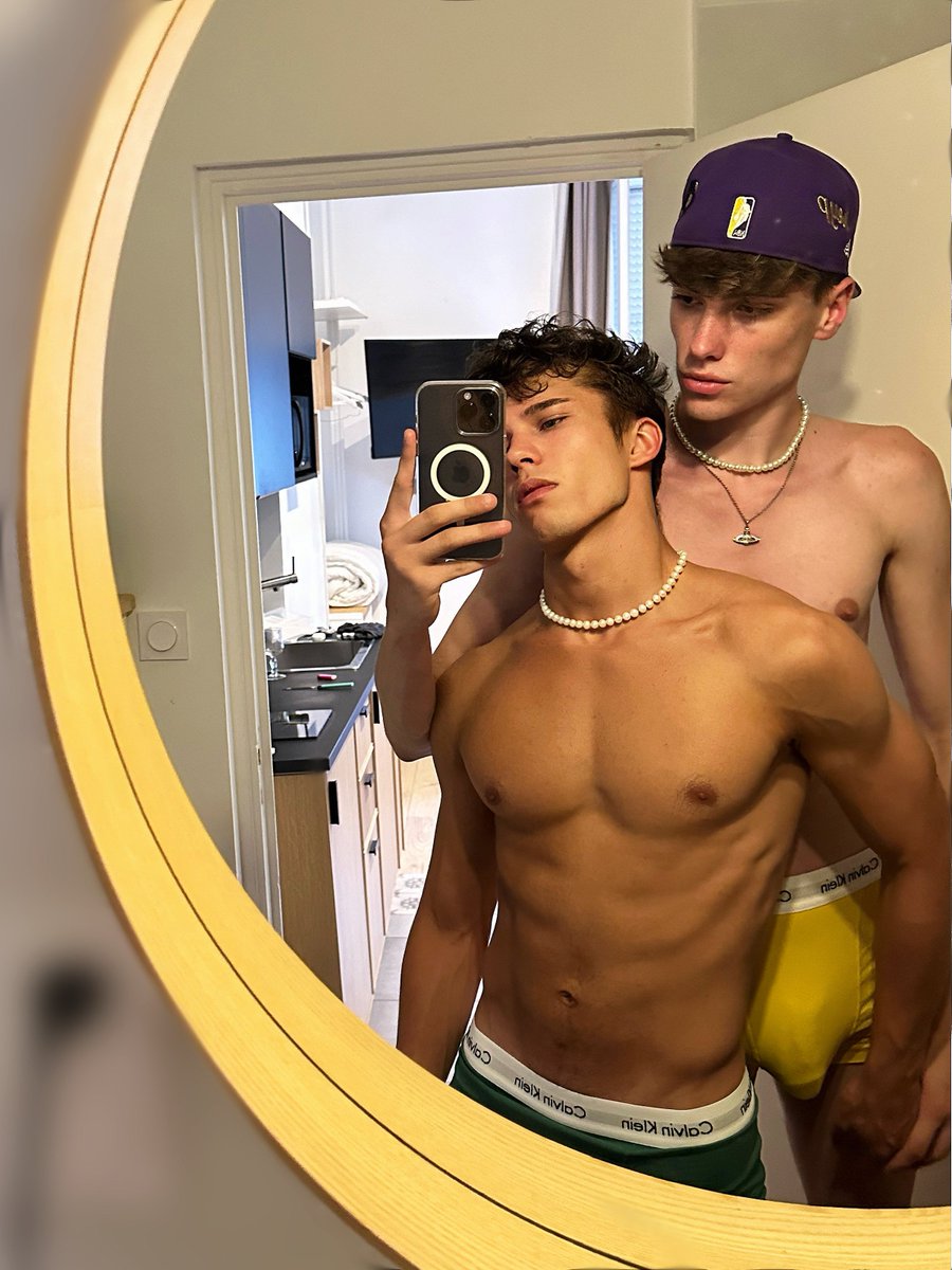 Andrewxhot's tweet photo. RT if you would like to have a threesome with us 😏🔥

Link in bio 🍆 #fitness https://t.co/HrLKrp6Q0P