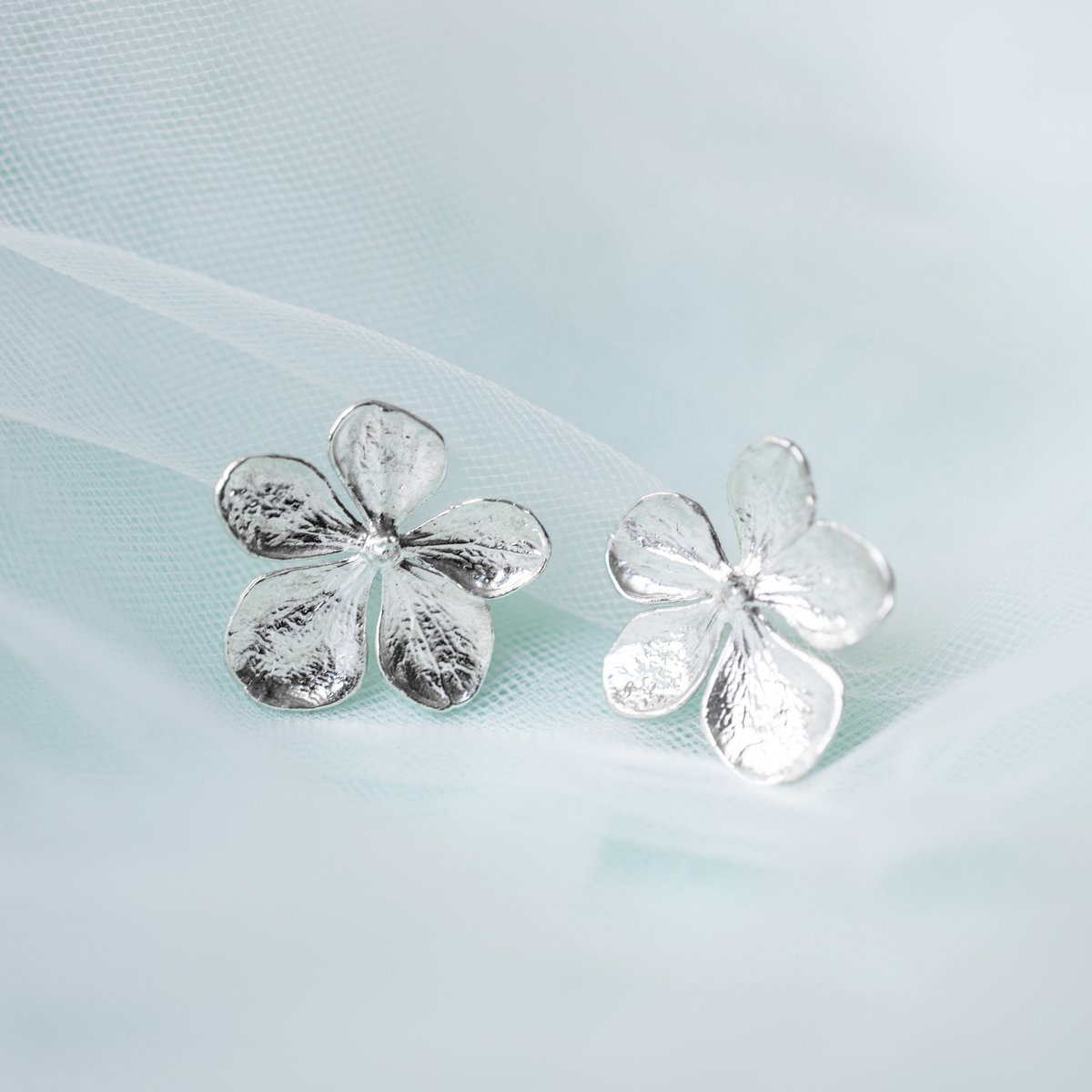 Wedding season is in full swing! 🌸💍🤍👰‍♀️ Are you looking for bridesmaid gifts? Have a look at my recommendations. #Handmadejewellery they'll treasure forever 👉

janeorton.com/handmade-jewel…

#bridesmaidgifts #bridalgift #bridaljewellery #derbybusiness #madeinderby