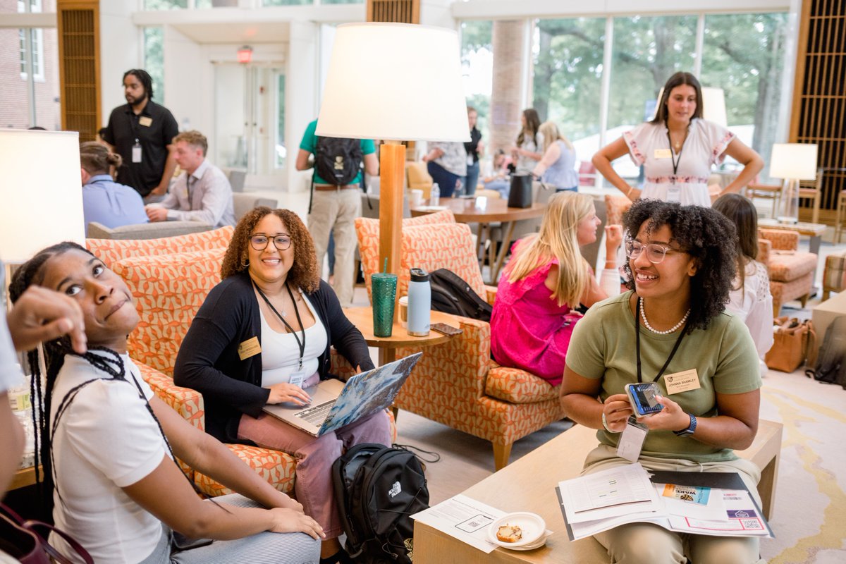 Wake Forest Biz tweet media