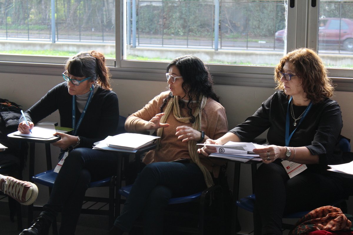 unimoreno's tweet photo. ✍️ #CEDUC | Comenzaron las mesas de presentaciones de trabajos por ejes de modo simultáneo
▪️ EJE 1: Los campos de conocimiento en la formación docente
▪️ EJE 2: La práctica profesional reflexiva y la producción de conocimiento https://t.co/k7aSq7NAi8