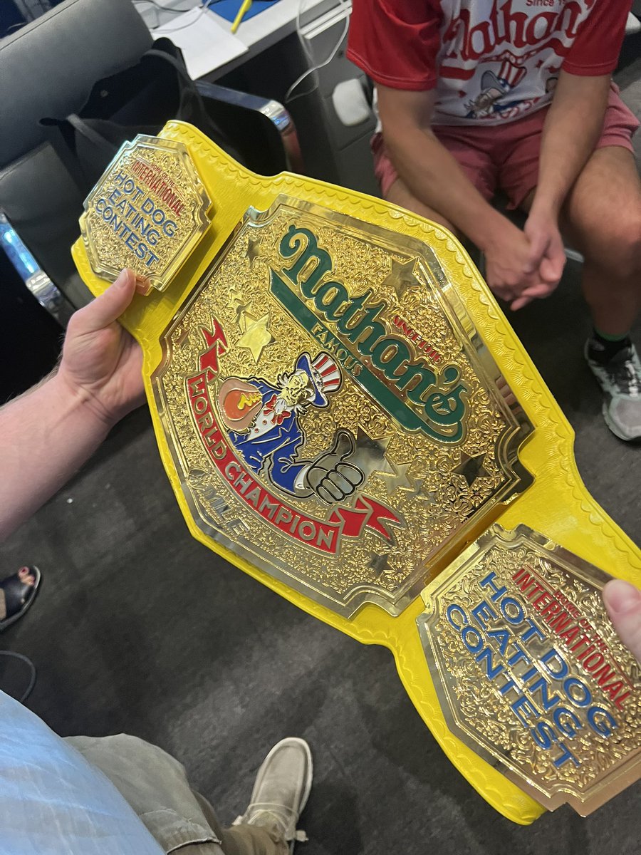 NYSEguyBrad's tweet photo. EVERYBODY stop what you are doing and turn on @SquawkStreet right now! The great American hero, Joey Chestnut is live on @CNBC right now! 🇺🇸🇺🇸🇺🇸🌭🌭🌭 https://t.co/HIdRaQd5NC