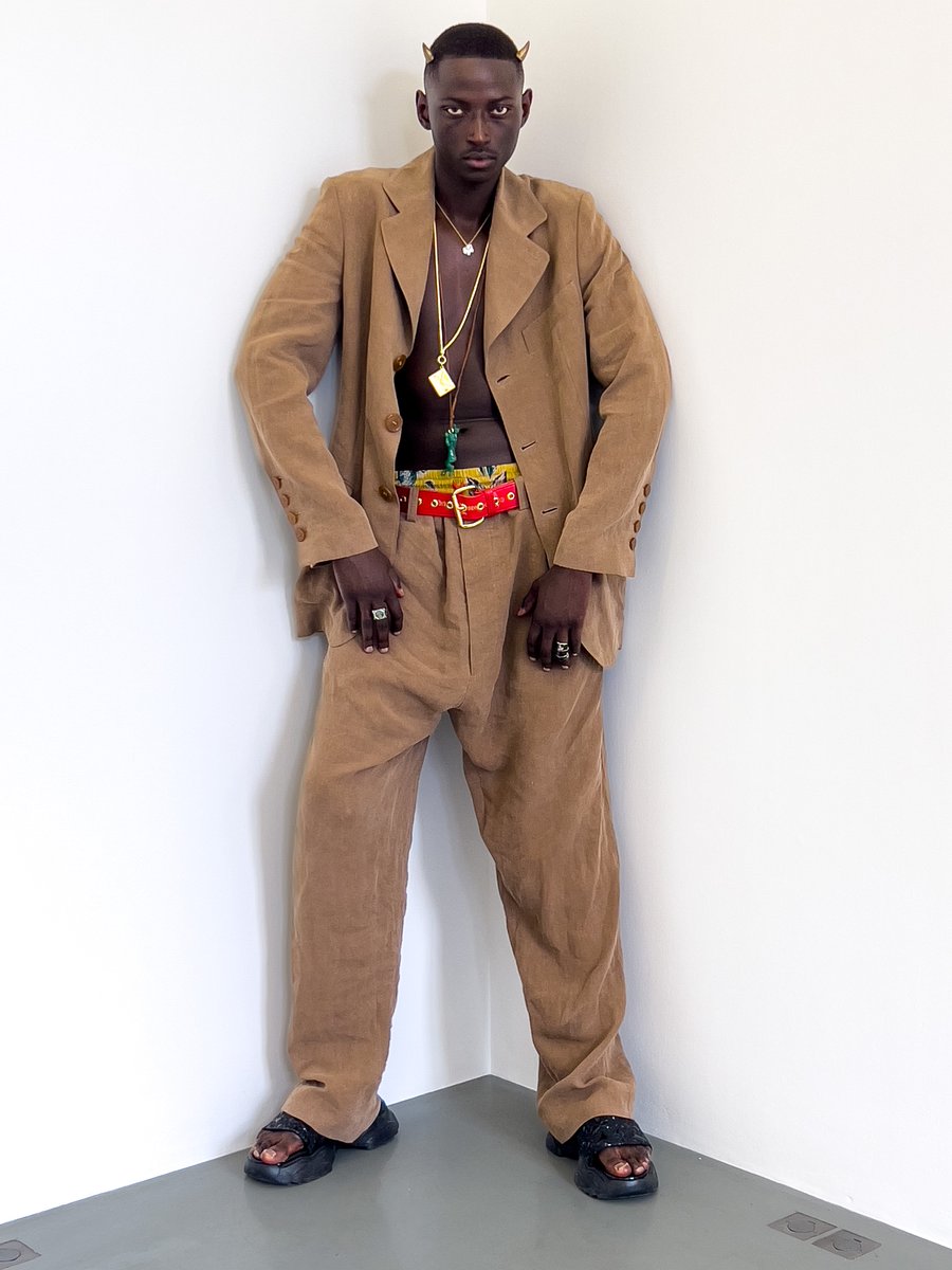 FollowWestwood's tweet photo. Our Wreck jacket is made from brown linen and features a single-breasted design with a button-front closure.
Now available online and across our boutiques.
https://t.co/vP9hPCxP6U
#VWSS23 #VivienneWestwood https://t.co/3pTl73T2QX