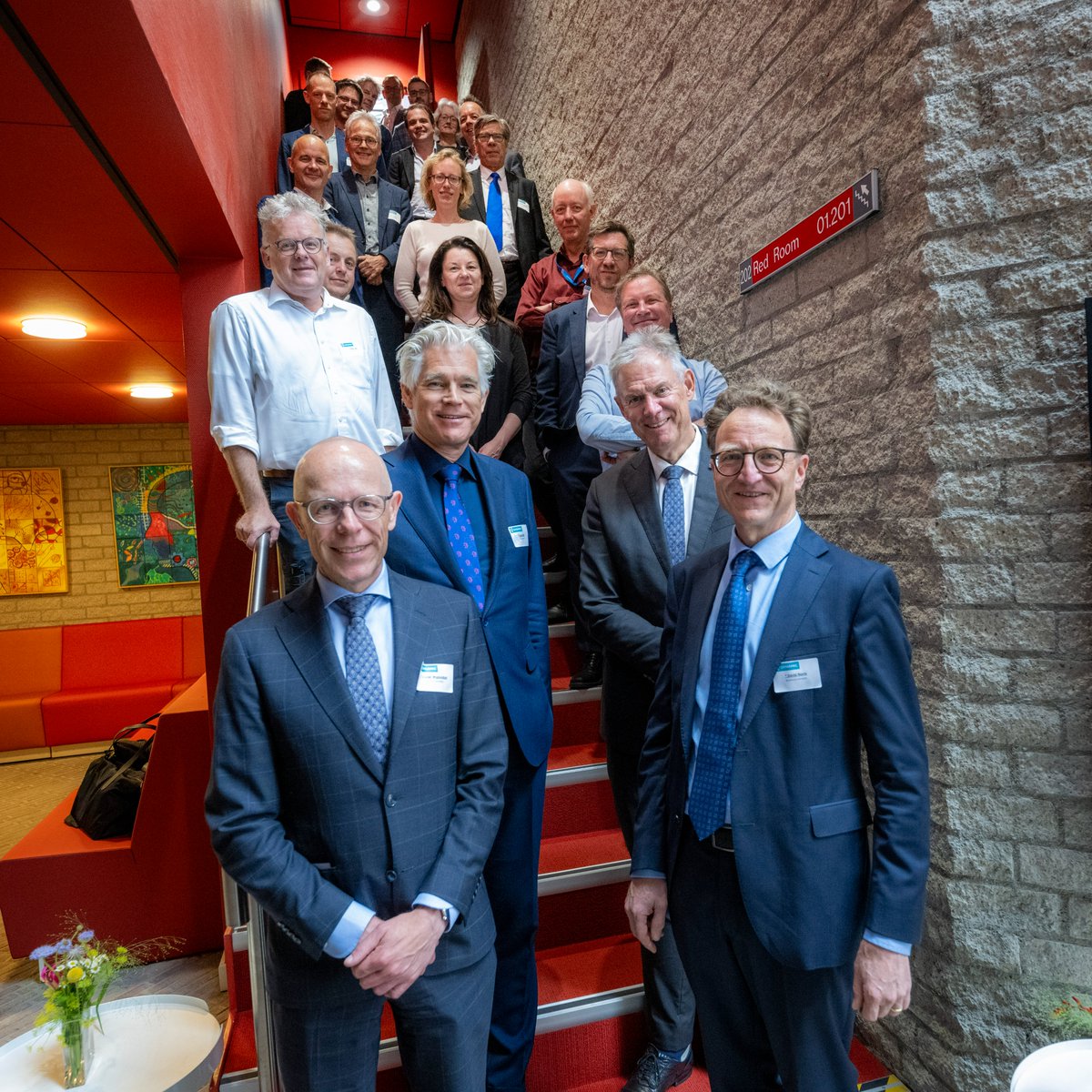 🚀🚀 The DYNAMIC initiative has officially launched, with the goal of building the world's strongest #MRI scanner. David Norris and #Consortium partners shared their insights during a mini symposium. Read more: 👇

ru.nl/donders/news/n…