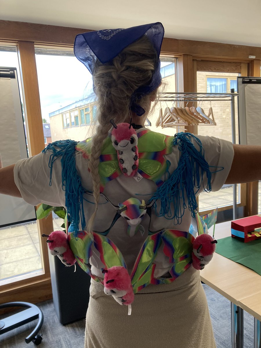 Yet another amazing soft-toy clothing item from the v stylish <a href="/KatiHeljakka/">Kati (Katriina) Heljakka</a> #playlearn23