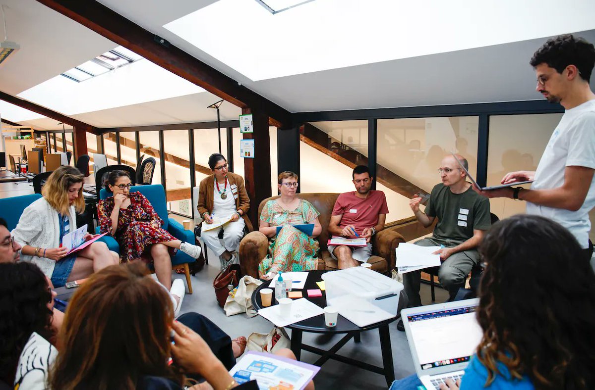lelivrescolaire's tweet photo. 📣 Bilan du Brunch des #Enseignants  📣

🧑‍🤝‍🧑 Plus de 90 participants ; 
💡 8 ateliers organisés ; 
🎁 300 goodies distribués ; 
💌 Et des dizaines de mots doux en retour ! 

MERCI.

#collaboratif #ProfPower #Lycee #college https://t.co/tVYfmKer2w