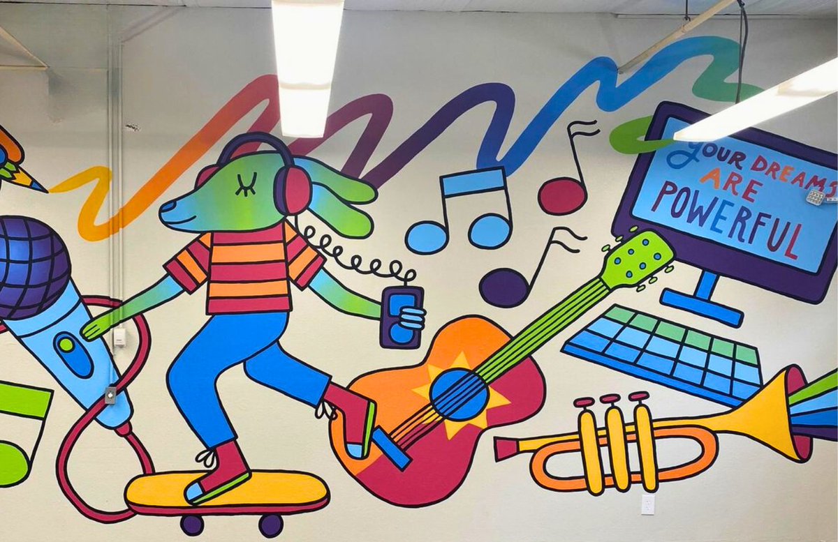 🎨🚀 Check out the final stop at @cv_soundst! Designed by artist, Hanna Gundrum, in collaboration with @ArtReachSD's Mural Program, this room lets students explore careers in the arts. Thanks to @thinkchulavista's Create CV Arts Grant for making this possible for #CVESD students.