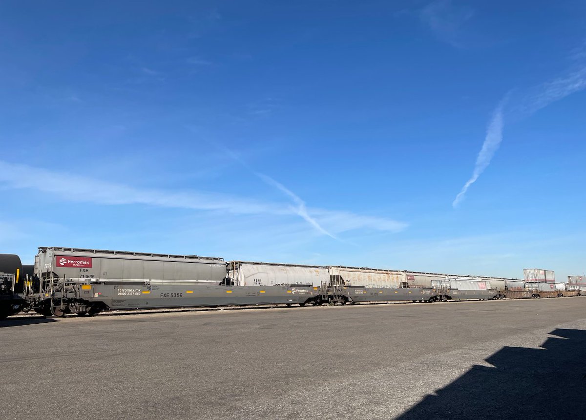 MQLogistics1's tweet image. ¿A dónde lo movemos?🚂

Solicita tu cotización:
✉️ info@mql.mx
☎️ (686) 566 91 86 al 88

#eltrenlolleva #mqlogistics #juntoshaciendologistica #logistica #transporteintermodal #logisticamultimodal #transportelogistico #Ferrocarril