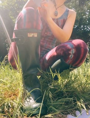 HookedHooked1's tweet photo. a great #hunteroriginal #hunterwellies #rubberwellies posing session
https://t.co/TV0jKxs6Jh https://t.co/oNTfKTCLWh