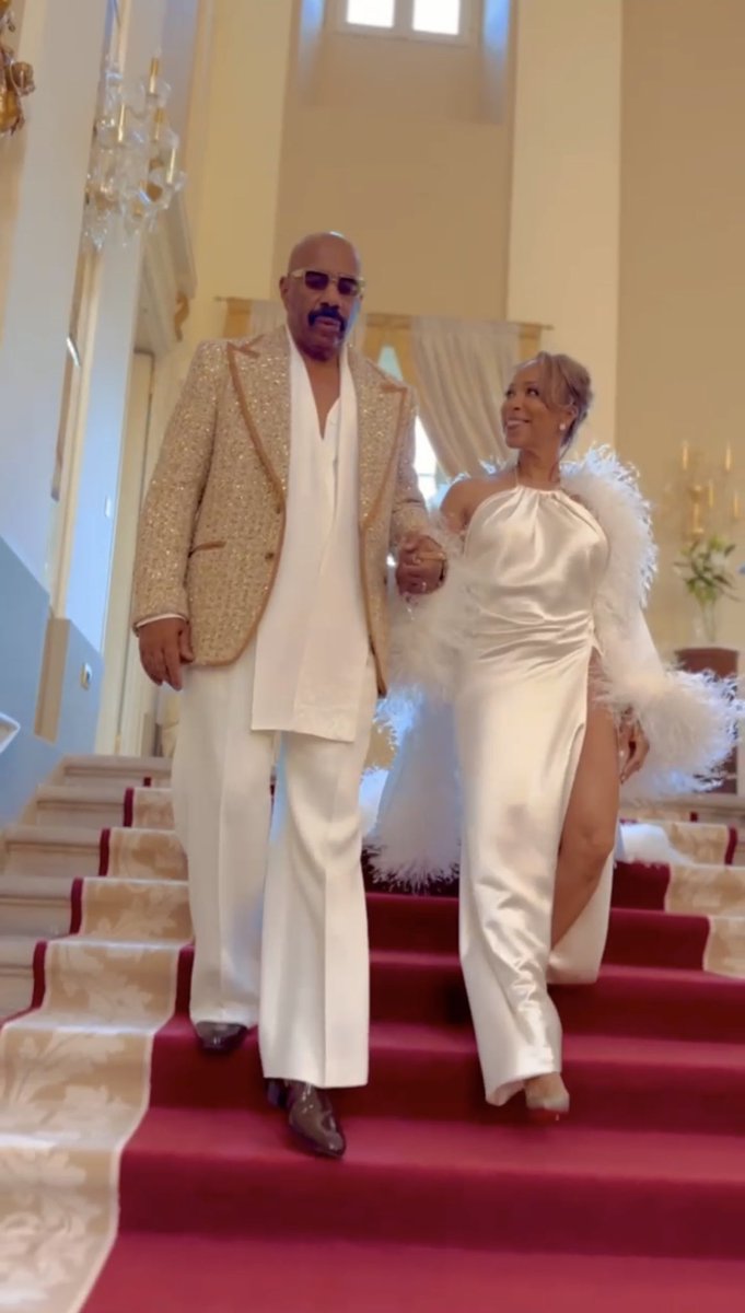 IAmSteveHarvey's tweet photo. It’s the way she looks at me ❤️🫶🏾 #MarjorieHarvey https://t.co/TJOwV7saiQ