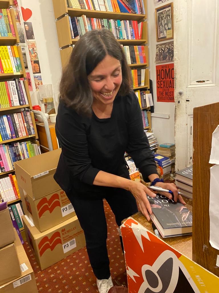 So excited to see #TheLowRoad, my debut novel, in the window of ⁦⁦<a href="/gaystheword/">Gay's The Word</a>⁩. Thanks to Erica and Jim for a warm welcome. If you like gritty, sapphic historical fiction from the 1800s this one might be for you:)