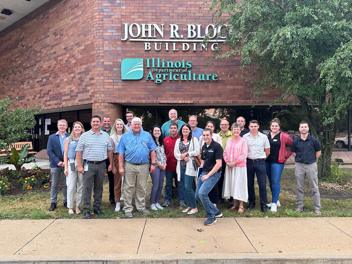 Director Costello and our Marketing team were happy to host the U of I German Forum last Thursday. We spent some time in the basement of the Block Building with sirens going off, but our Marketing staff did a great job hosting the group amid the storms!