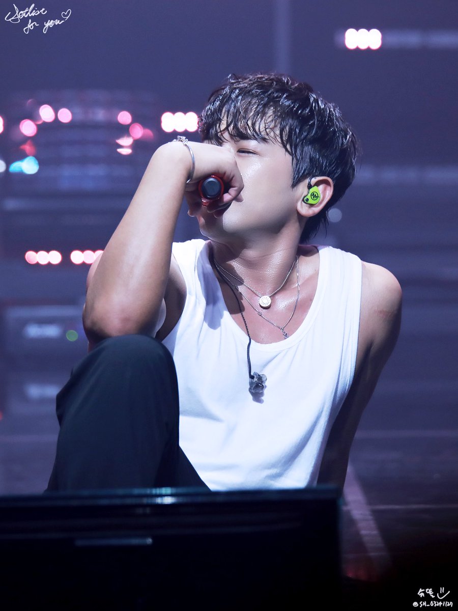 230625 #신화 #이민우 #M #20th_Anniversary_Live #STORY 4회차

고자극 유죄인간 (๑o̴̶̷̥᷅﹏o̴̶̷̥᷅๑)