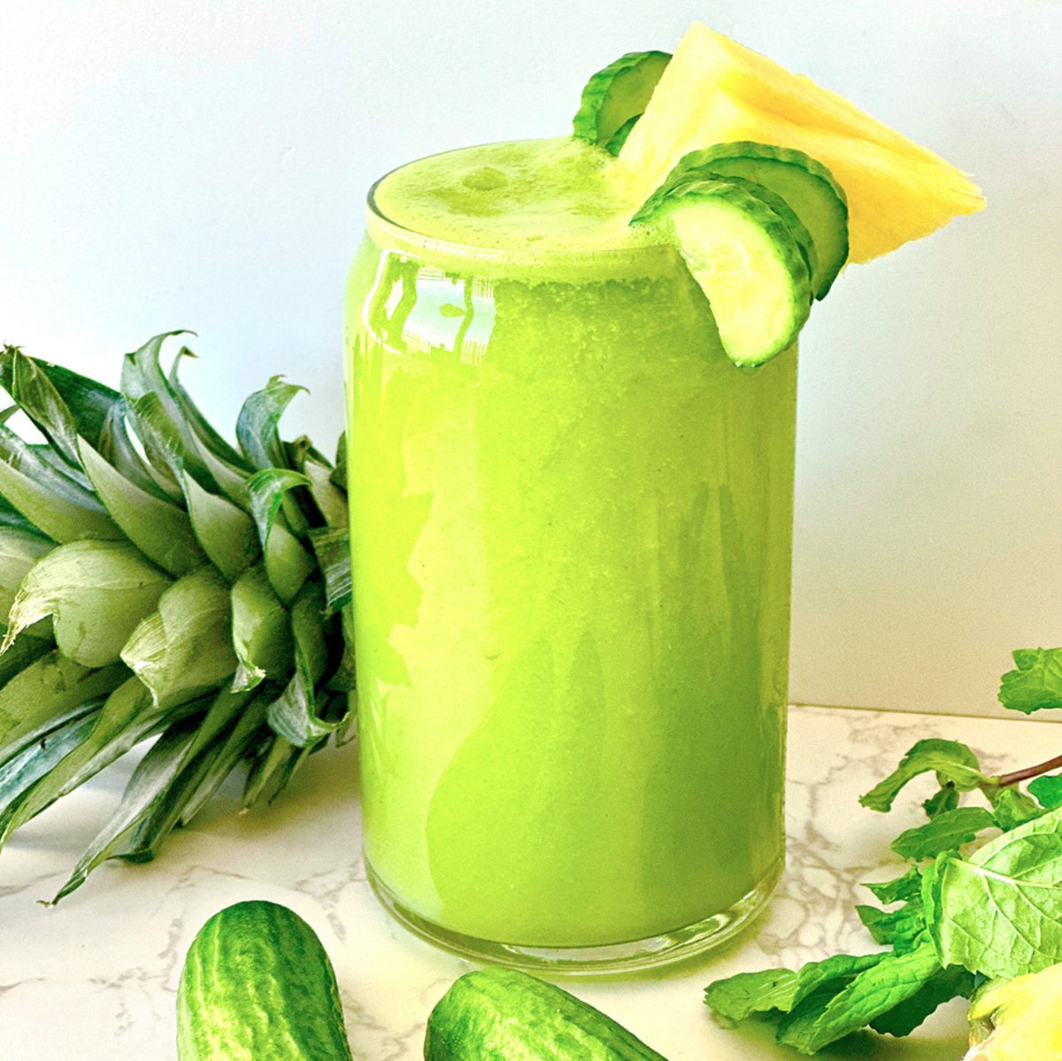 ONgreenhouseVeg's tweet photo. Raise a glass of this refreshing Cucumber Pineapple Smoothie made with Mini Cucumbers to stay hydrated from @PureFlavor. Recipe: https://t.co/imYRyu1yMA
#minicucumber #smoothie #pineapple #healthytreat #cucumber #greenhousegrown https://t.co/LtcxK28dtY