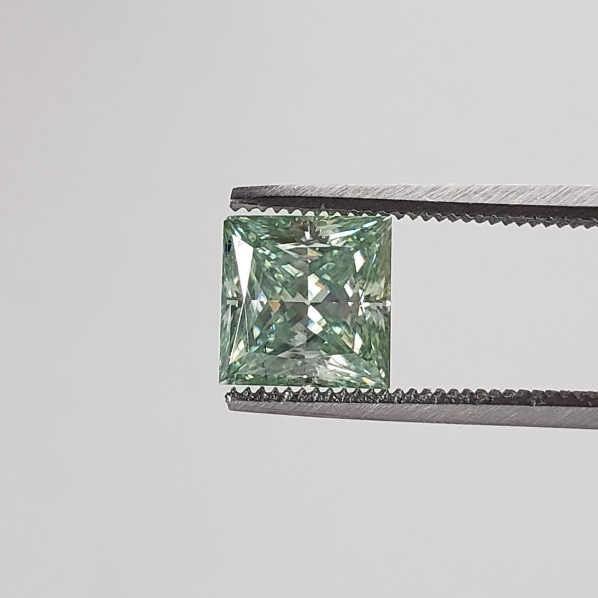 CanagemDotCom's tweet image. Moissanite | Princess Cut | Bright Green | 6.5mm 
presented by Canagem.com 

at bit.ly/3CWBU22

#DiamondReplacement #DiamondAlternative