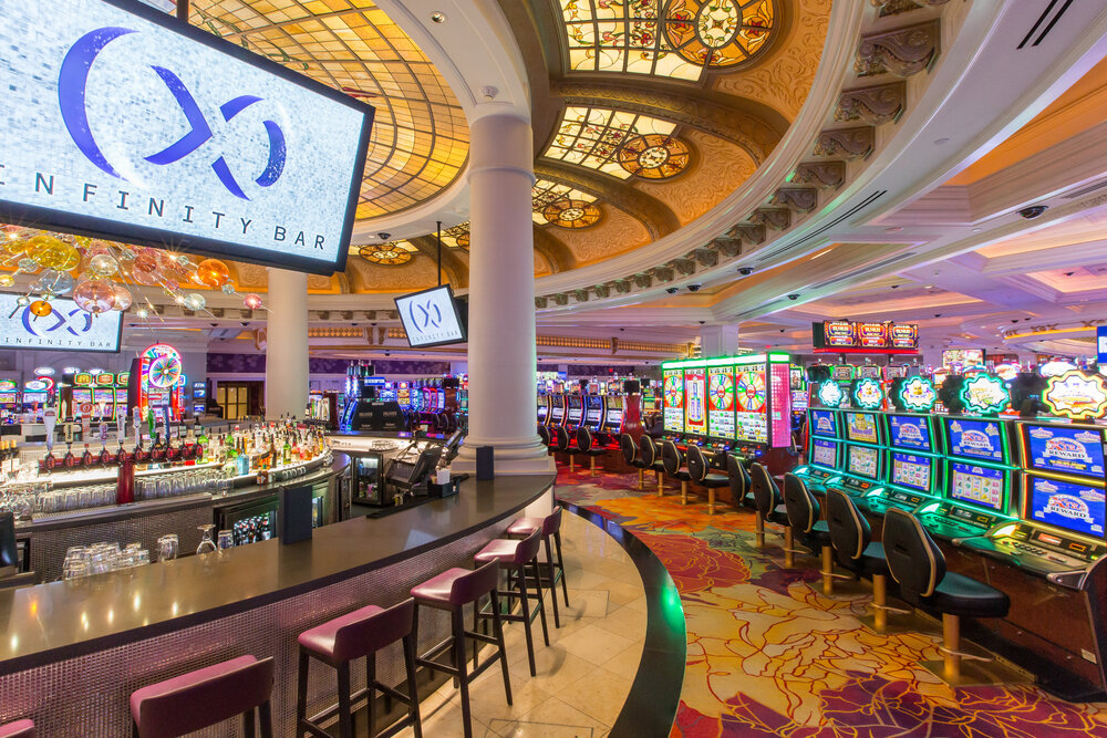 Go big or go home at the Fallsview Casino! Let the Four Points by Sheraton Niagara Falls Fallsview help by providing a walkway from their lobby to the Casino.

Book now: 1-888-238-9190 or visit bit.ly/3ZArZZO