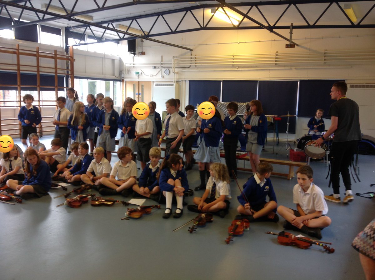 SomersPark5CM's tweet photo. @5CMSomersPark @SomersPark5VD @SevernArts This afternoon, our amazing Year 5 performed to their parents. Violins, steel pans and percussion were all tremendous. Well done, children. https://t.co/4dy1vC3daH