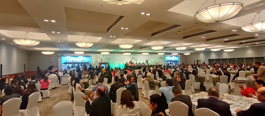Comienza la ceremonia oficial del #DiaDelAgenteDeViajes🇲🇽 en #FiestaAmericanaReforma organizada por <a href="/AMAVCDMX/">AMAV Ciudad de Mexico</a> y <a href="/FematurOficial/">Federación Mexicana de Asociaciones Turísticas</a> en la que destaca la presencia de <a href="/TorrucoTurismo/">MiguelTorrucoMarqués</a> <a href="/SECTUR_mx/">SECTUR México</a> <a href="/NathalieDesplas/">Nathalie Desplas</a> <a href="/turismocdmx/">Secretaría de Turismo de la Ciudad de México</a> <a href="/JulianArroyoC/">Julian Arroyo Corvera</a> <a href="/PosadasCareers/">Posadas Careers</a> <a href="/Aeromexico/">Aeroméxico</a> <a href="/AutoRentaGlobal/">AutoRenta Global</a>