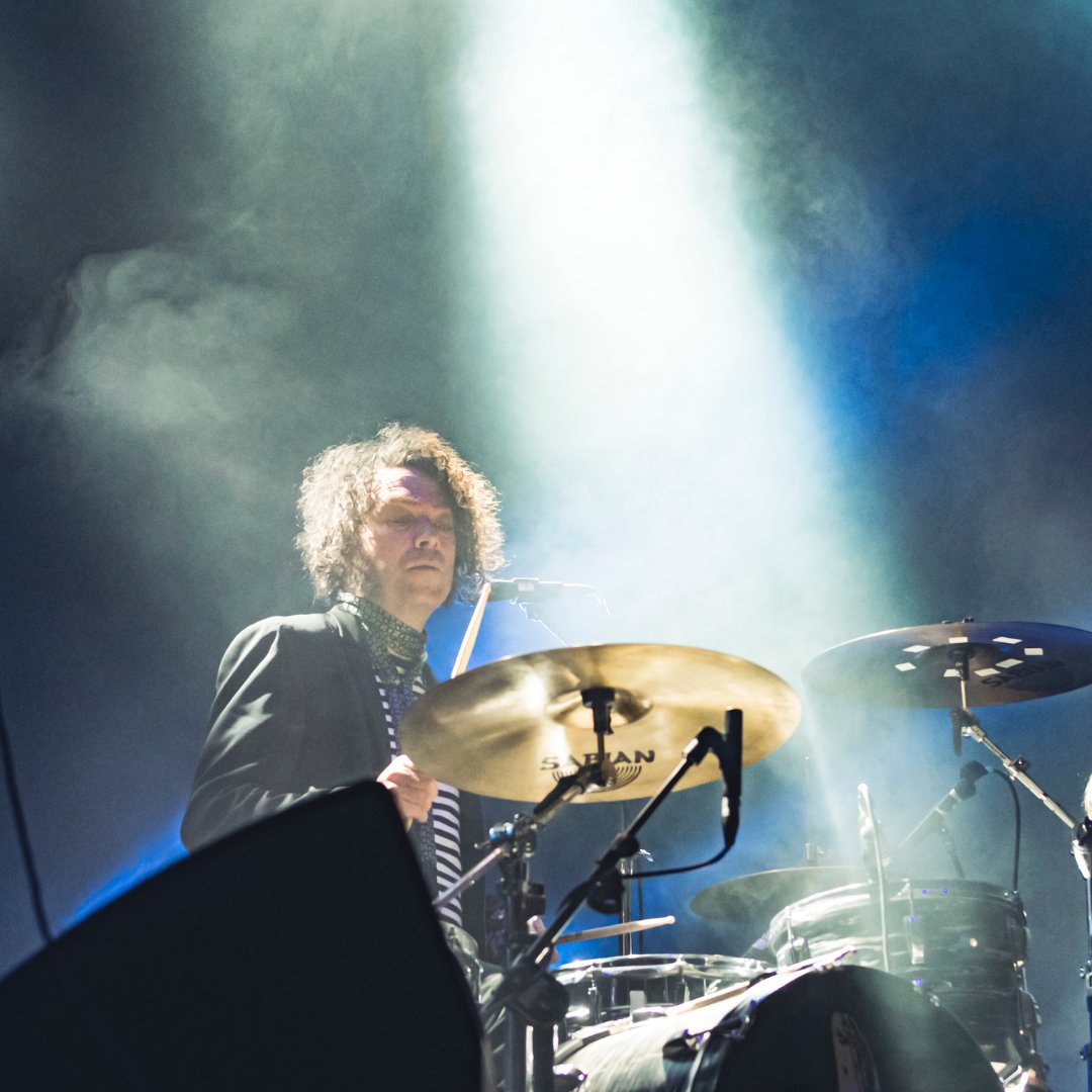 DelesteFestival's tweet photo. 📷 baterías, ¿bateristas?, como queráis...esa gente maravillosa instruida en el arte del baquetazo que nos da ritmo, marca el compás, nos pone el corazón a mil o a dar botes como monigotes.
#deleste #deleste23 #musica #musicaendirecto #conciertos #festival #festivales https://t.co/oXz2AVBxnO