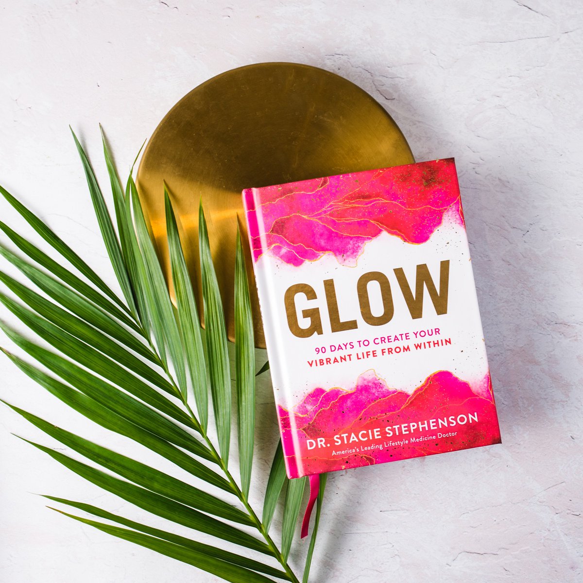 ✨ Now Available ✨ Transform your health with morning and evening meditations grounded in Dr. Stacie Stephenson's holistic approach to physical and mental wellness that centers around a VIBRANT lifestyle. Find it online and in stores today!