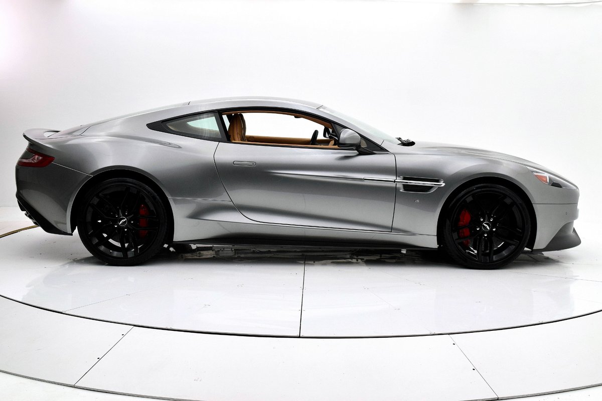 ExoticCarList's tweet photo. 2016 Aston Martin Vanquish https://t.co/vQ3H2xc5xD