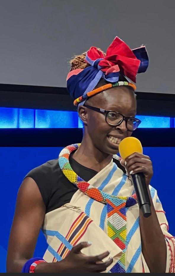 UrglobalSA's tweet photo. When a rural girl leaves Africa, she leaves to fetch it. She stands before the crowds and she screams Africa. Everything about her screams Africa. She knows her roots and her branches show. She speaks her truth because it is her sound. Today a rural girl is born!! 🇿🇦🛖#RuralRules https://t.co/GopRHofB6r