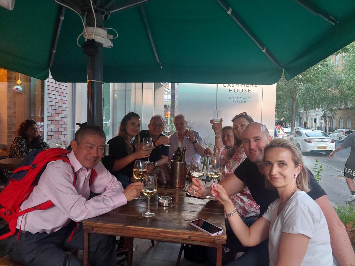 Our team of winos recently had a lovely evening champagne tasting at Champagne Route, led by an expert speaker providing great insight into the various champagnes they tasted!

#champagne #champagnetasting #worksocials #champagneroute