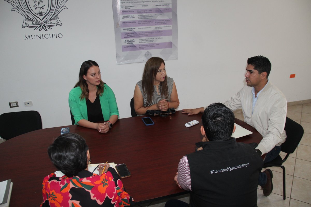 Durante la sesión del Gabinete Funcional, la maestra Patricia Ibarra Hernández,  participó y dió a conocer los proyectos que se vienen efectuando en la dependencias y el enfoque especial en la atenciendo al sector educativo de <a href="/DurangoCap/">Municipio de Durango</a>