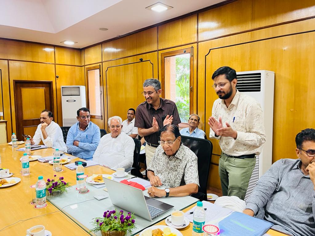 RajGovFans's tweet photo. नगरीय विकास, स्वायत्त शासन एवं आवासन मंत्री श्री शांति धारीवाल ने ई-ऑक्शन एवं स्ट्रीट वेंडर लाइसेंस रजिस्ट्रेशन पोर्टल का किया उद्घाटन।

पोर्टल के माध्यम से समस्त नगरीय निकाय ऑनलाइन नीलामी कर सकेंगी।

#ModelStateRajasthan #Rajasthan https://t.co/905zIeU52A