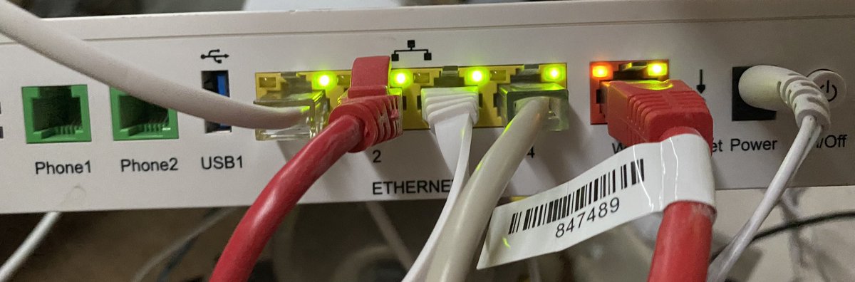 emjeevee's tweet photo. @tweethue i did try to recover my password, finally i received the confirmation that my email was verified. then only two lights on the bridge were on, i reset the bridge, now the 3rd light is blinking. when i open the app i still get the blanc page. the bridge is connected with port #1 https://t.co/9MQMod3Oyx