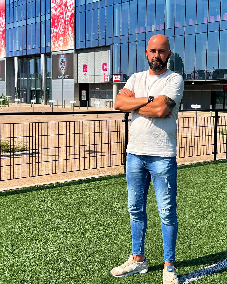 BehradBagheri's tweet photo. Serhat welcome to B-sport agency https://t.co/m5MZpsGleC