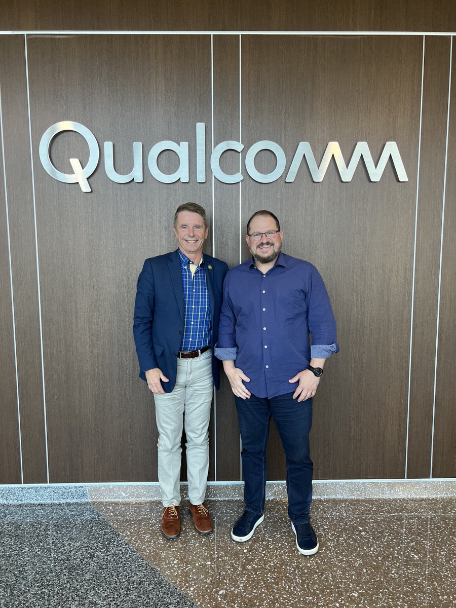 It was a pleasure hosting @RobWittman at @Qualcomm's headquarters. Thank you for your leadership on tech innovation policy! #5G #privatenetworks