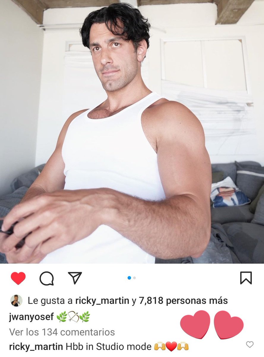 _Babsy4RM_'s tweet photo. Dejaré esto por aquí y me iré lentamente ... 🫠
#decian ? #rickymartin https://t.co/URuoUiPT07