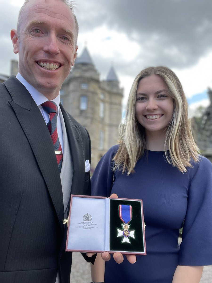 tony_gibson_MVO's tweet photo. The honour was all mine, the task fell on the shoulders of men much younger, it was a privilege to be part of history. His Majesty was fantastic with the whole room, so proud. #bethestandardothersfollow #nemomeimpunelacessit https://t.co/OMLIFjOxbd