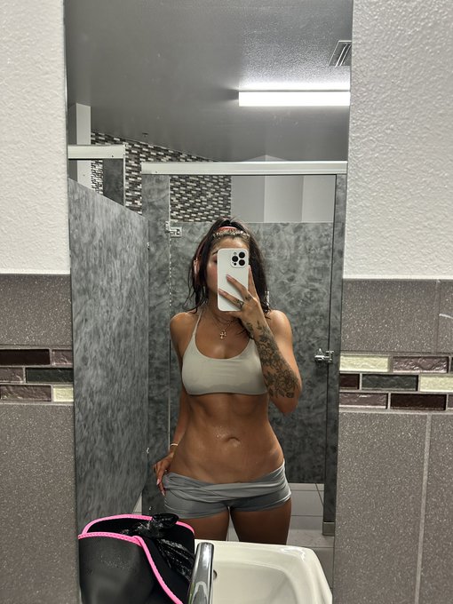 Putting in work 💦 https://t.co/tFhhned7cg