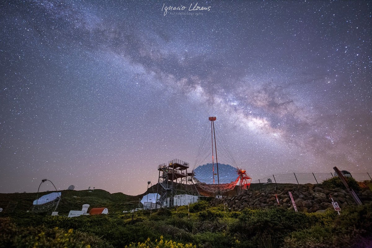 La visita als telescopis MAGIC tant de dia com de nit va ser un dels moments mes bonics del #phototrip organitzat per <a href="/parcastroprades/">Parc Astronòmic Prades</a> a La Palma #astrofotografia #nightscape #astrophotography #telescope