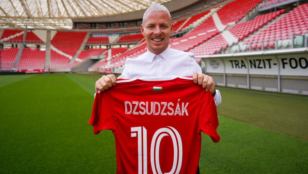 fradista80's tweet photo. Vertragsverlängerung: Balázs #Dzsudzsák bleibt auch kommende Saison bei #Debrecen. Der ungarische Rekordnationalspieler unterschreibt bis 2024. https://t.co/NRGIssi3lC